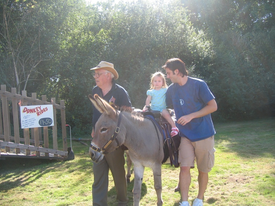 156 kiera woodham walter fate holly 26-08-2007 15-17-02 donkey ride